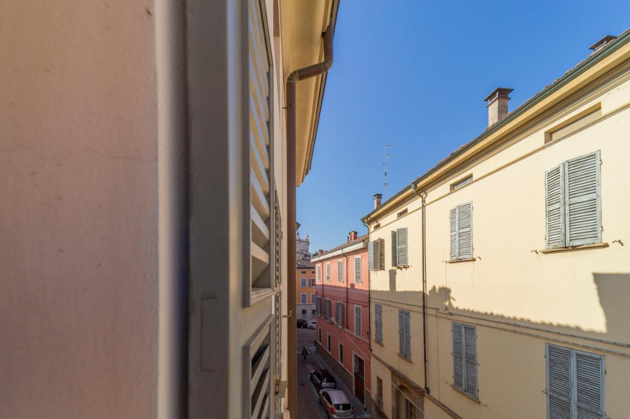 Parrot House - Casa In Centro A Parma Daire Dış mekan fotoğraf